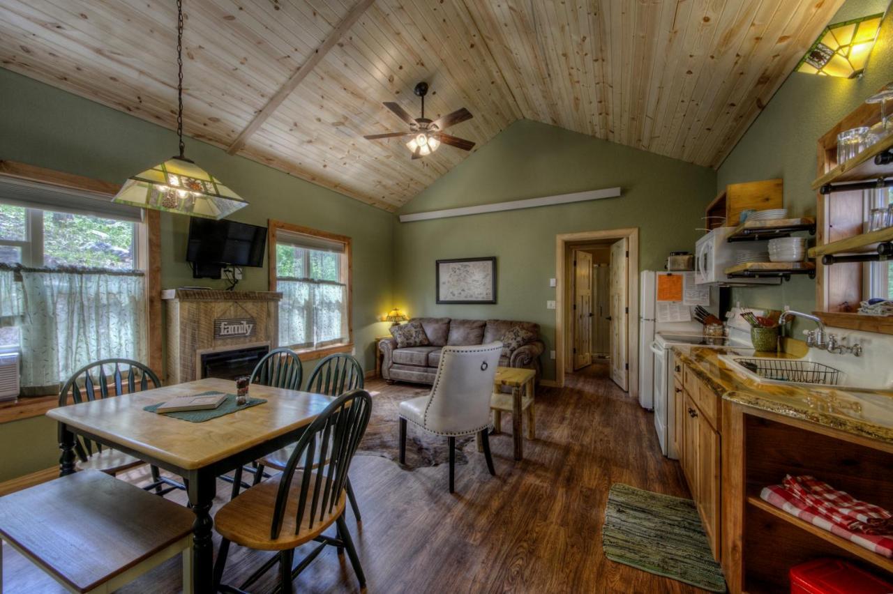 Yak Ridge Cabins And Farmstead By Mount Rushmore Villa Keystone Eksteriør bilde